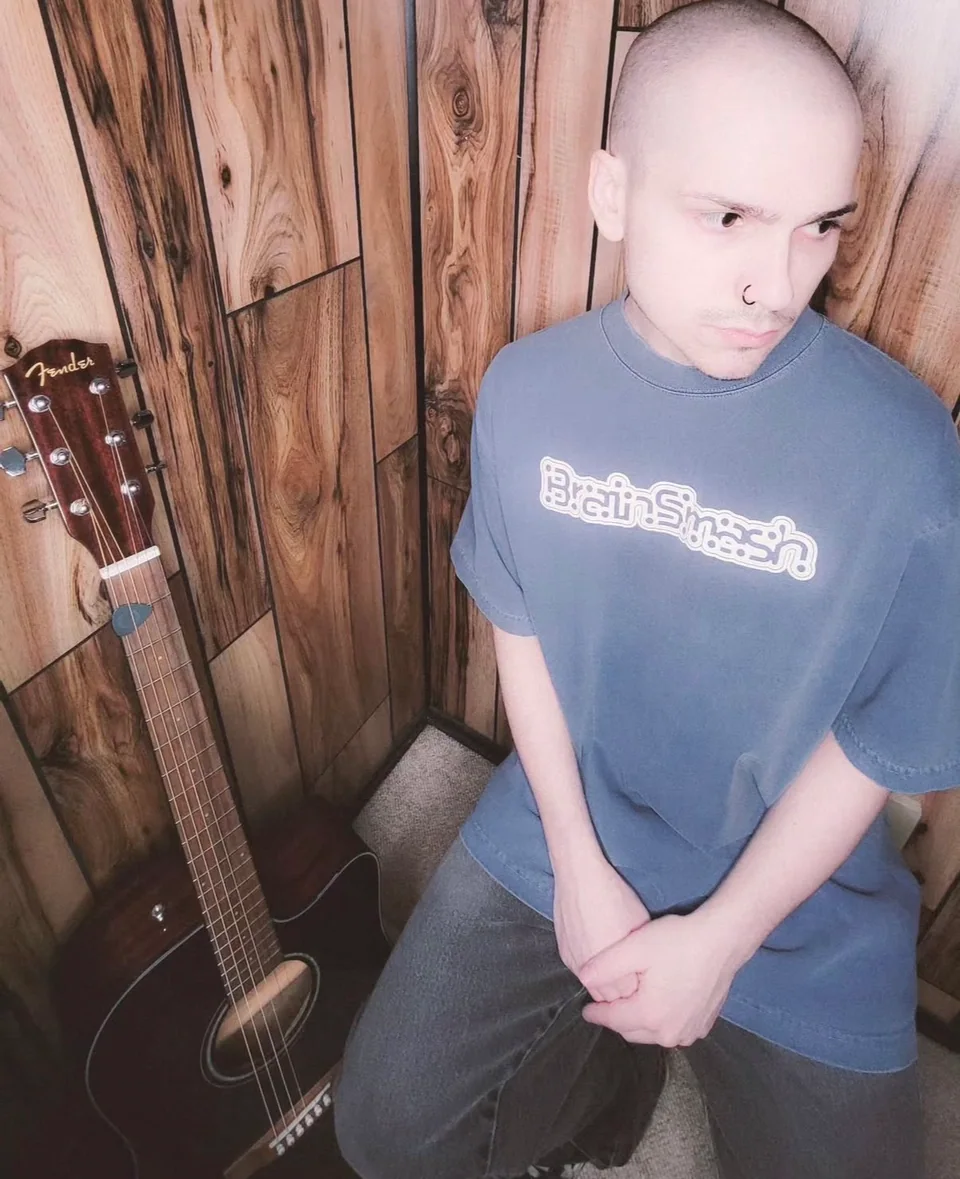 Denim tee. Field study.